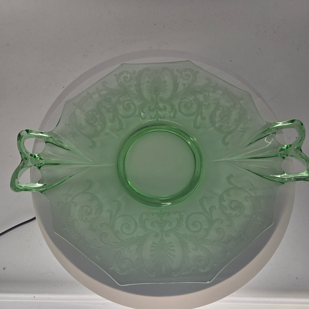 VTG Green Uranium Glass Handled Sandwich Plate Floral Etched Depression Glass - Picture 2 of 7